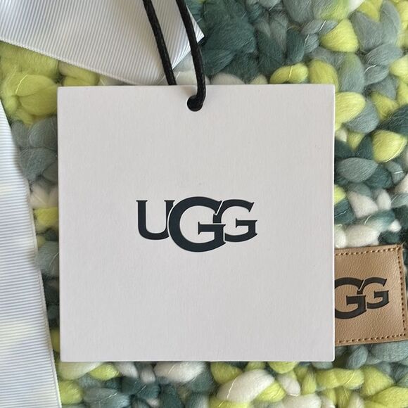 NWT UGG Home Sylvie Throw 50" W x 70" L - Picture 8 of 9